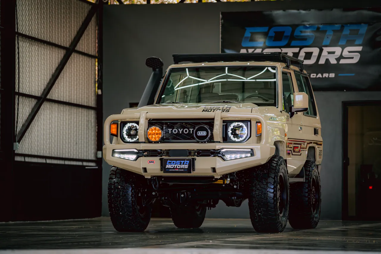 Toyota Land Cruiser 71 Series "Machito" Automatic Transmission